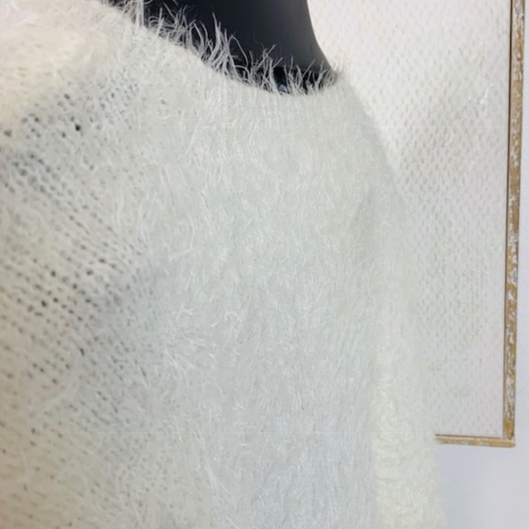 Hollister fuzzy/shaggy  sweater. M. - Picture 6 of 13